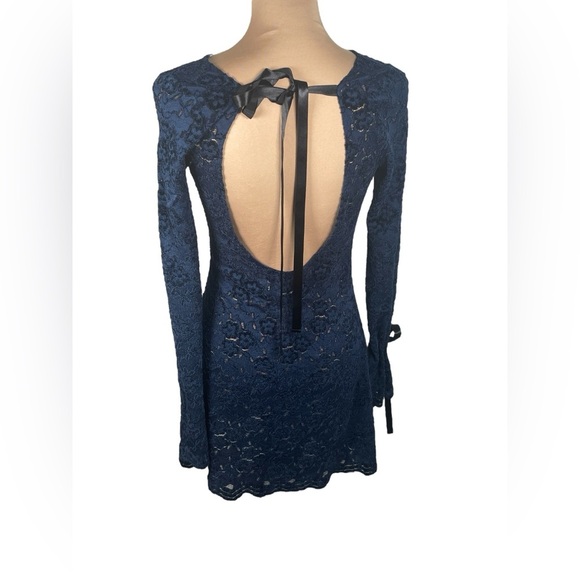 Kimchi Blue Frankie Lace Long Sleeve Mini Dress Medium - Picture 4 of 11